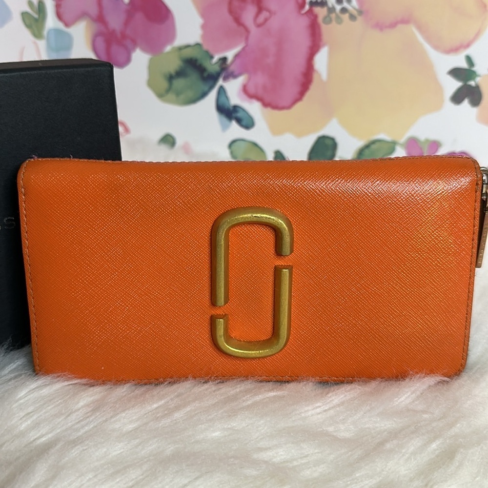 💯Authentic Marc by Marc Jacobs Orange Zip Wallet🍀 - Picture 7 of 15